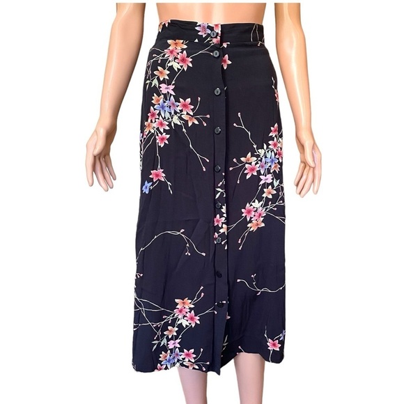 Sag Harbor Dresses & Skirts - Sag Harbor Woman Floral Button Front MIDI Skirt Women’s Size 3X